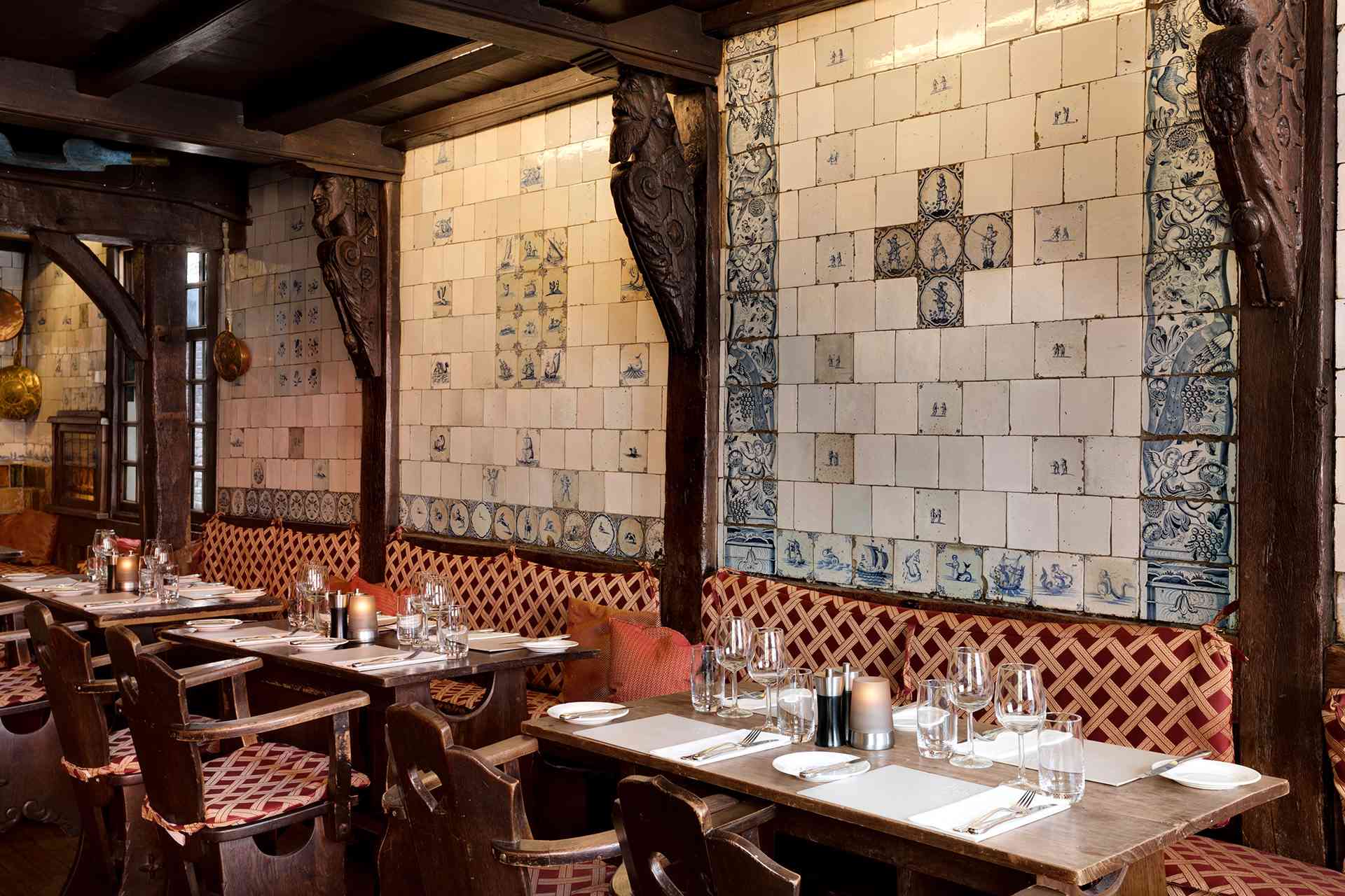 https://www.vijffvlieghen.nl/assets/dist/img/about/restaurant-bg.jpg